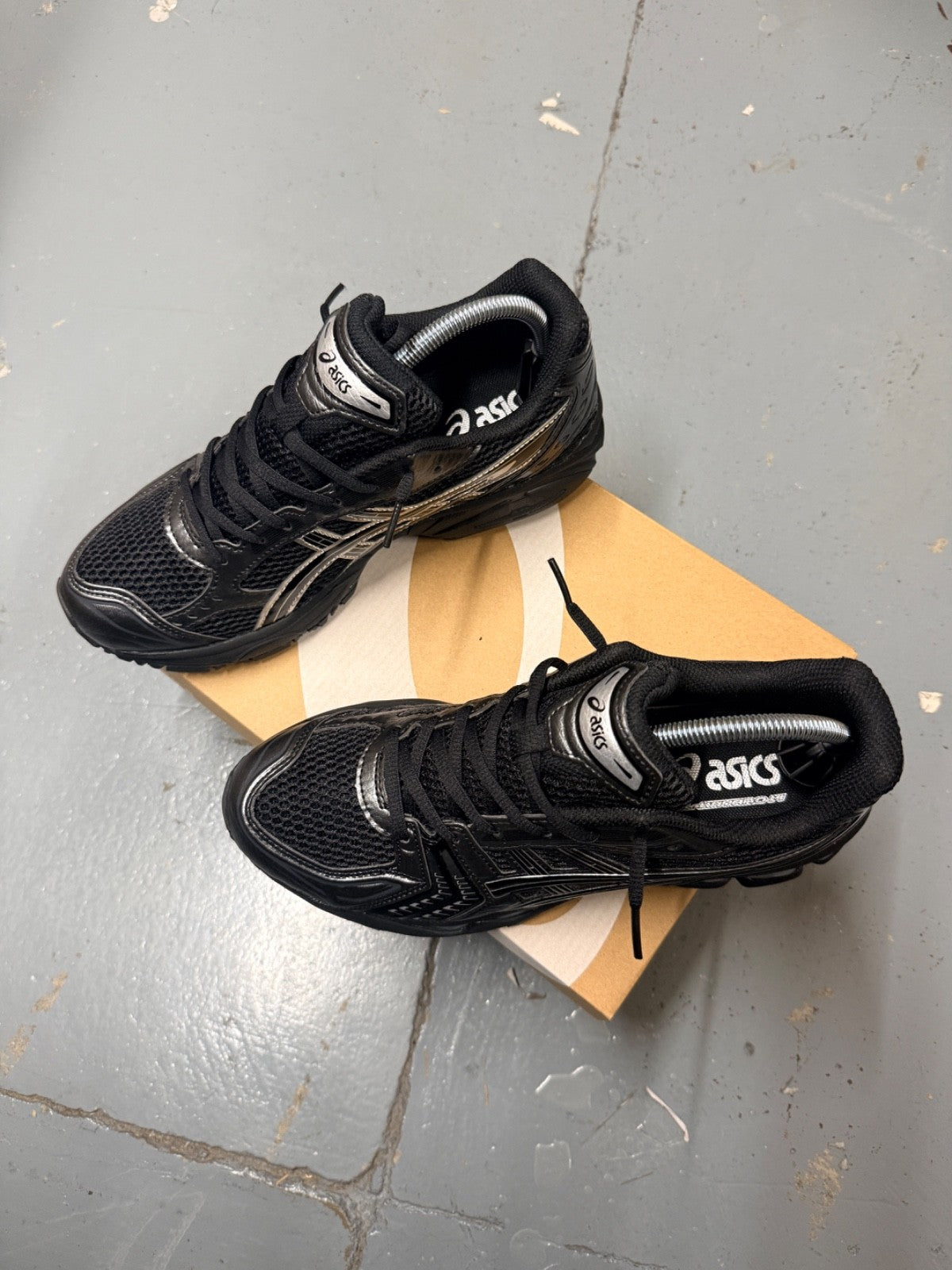 Asics Gel Kayano 14 - Black Pure Silver - Multiple Sizes