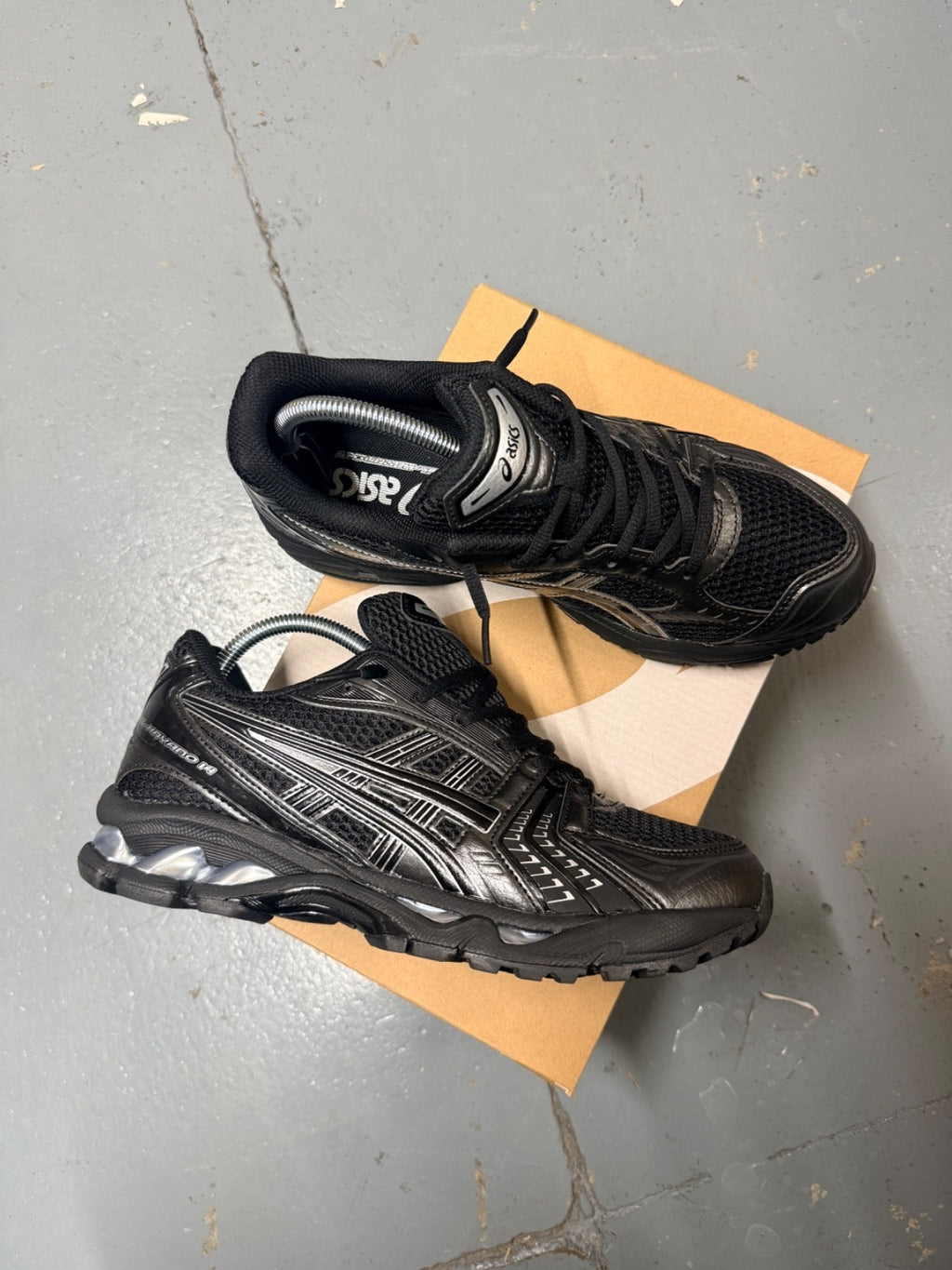 Asics Gel Kayano 14 - Black Pure Silver - Multiple Sizes