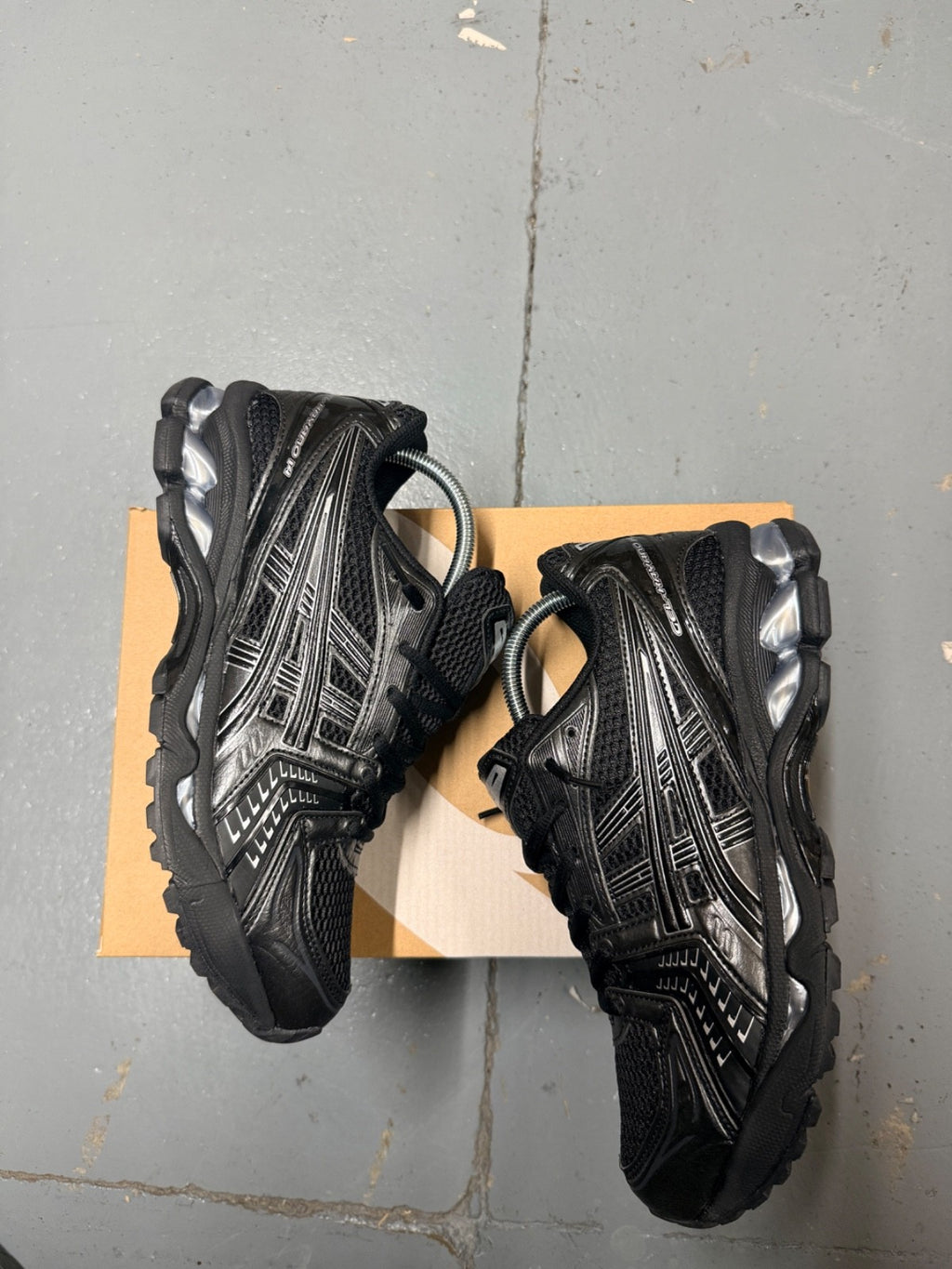 Asics Gel Kayano 14 - Black Pure Silver - Multiple Sizes
