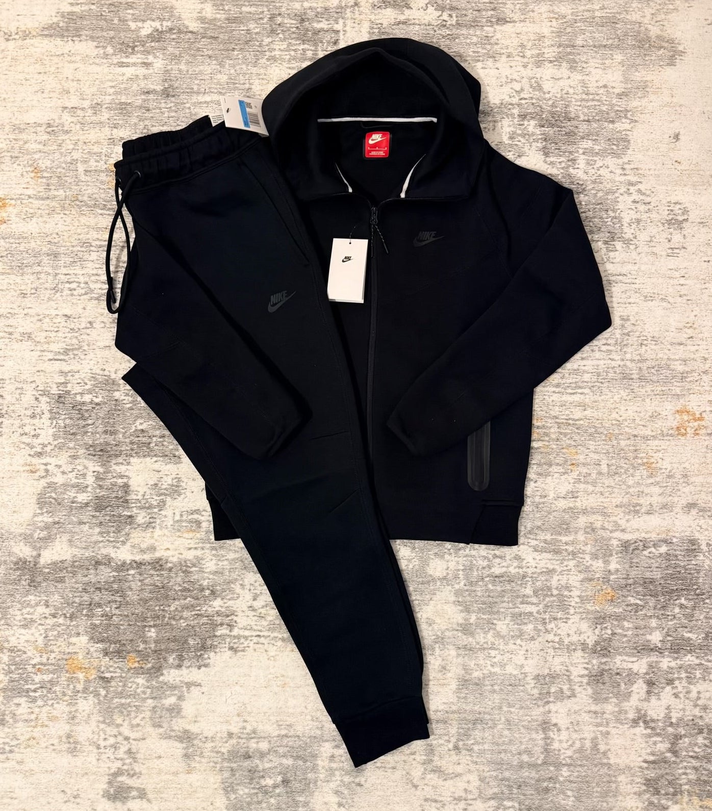 Nike Tech Fleece - All Black Tracksuit
