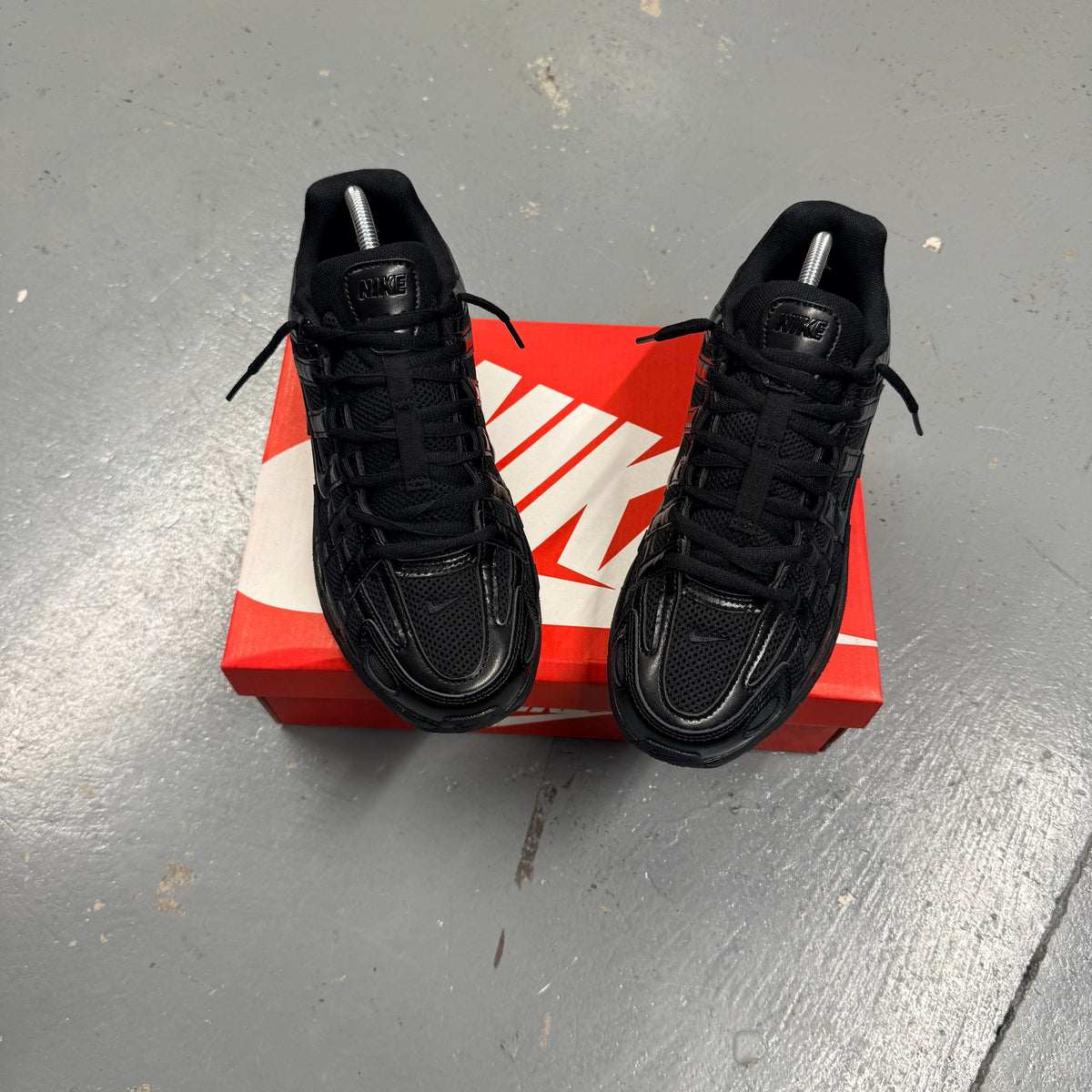 NIKE P-6000 - O.G TRIPLE BLACK