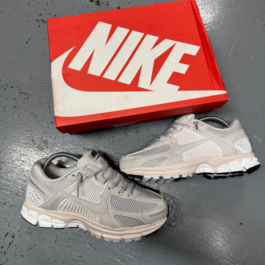 WMNS NIKE ZOOM VOMERO 5 - WHITE/WHITE