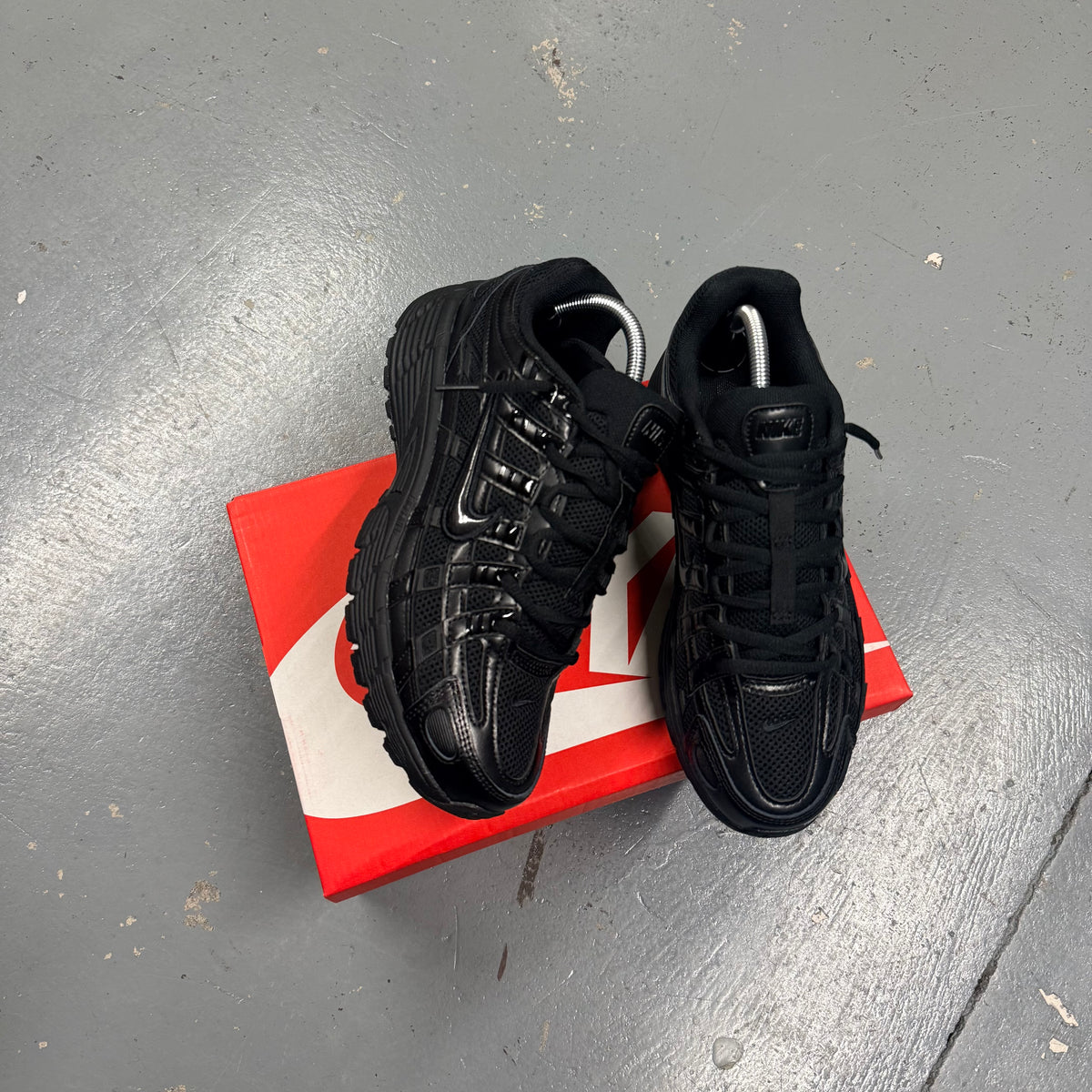 NIKE P-6000 - O.G TRIPLE BLACK
